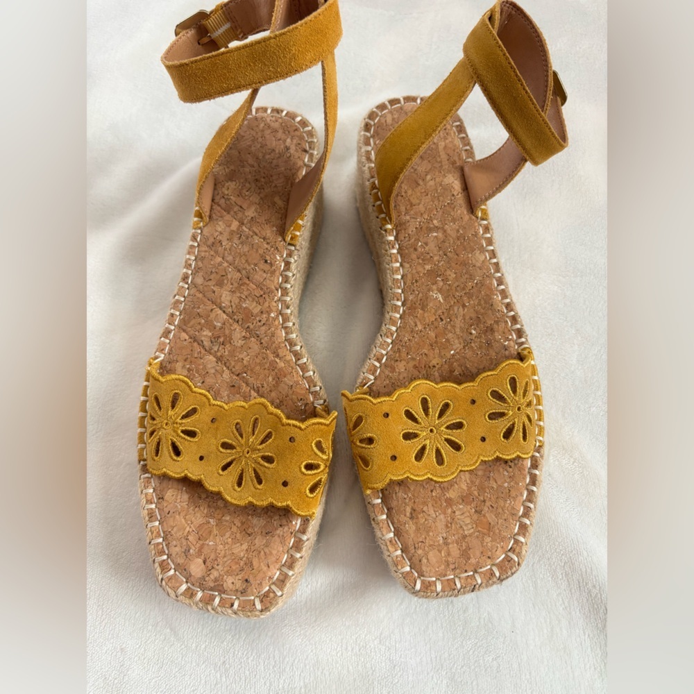 Crown Vintage Daffodil Mustard Suede Espadrille Wedge Sandals Size 10 - Picture 8 of 8